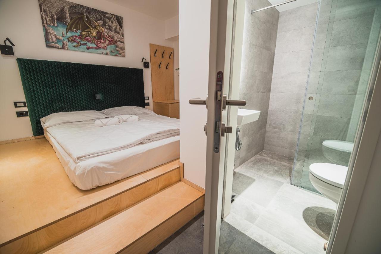 Dragons Dream Hostel Любляна Екстериор снимка